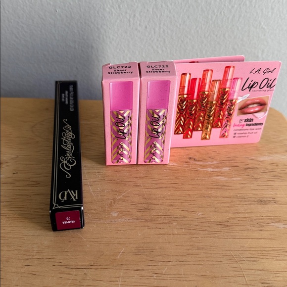 Lip Bundle - Picture 3 of 3